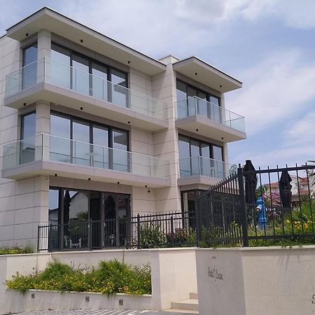 Hotel Oscar Kaštela Екстериор снимка