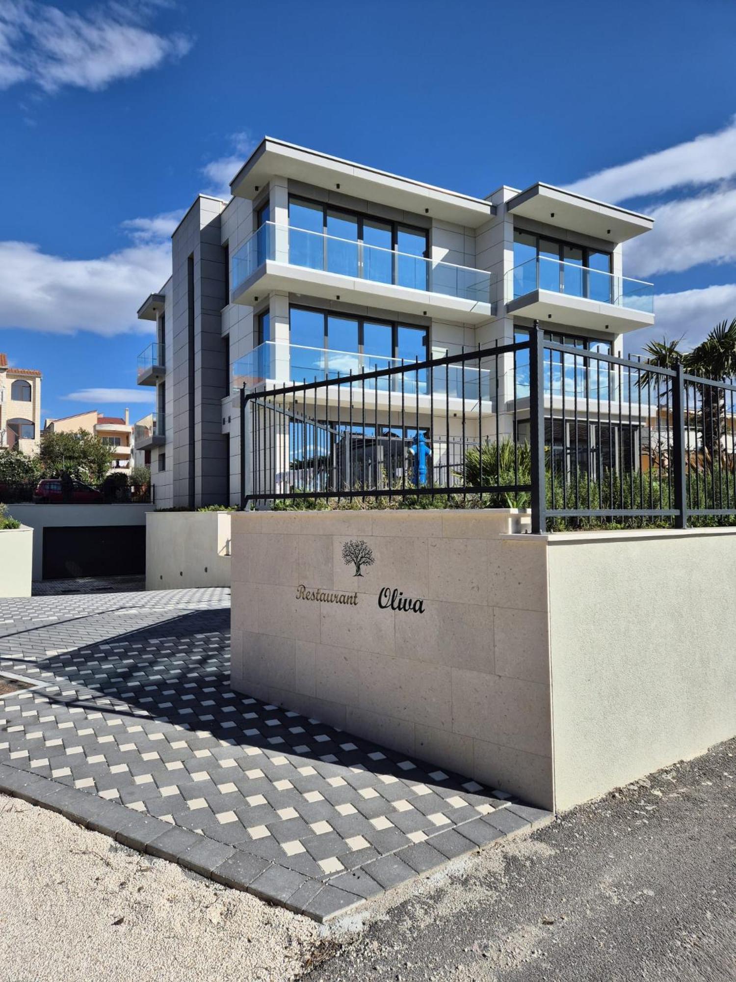 Hotel Oscar Kaštela Екстериор снимка