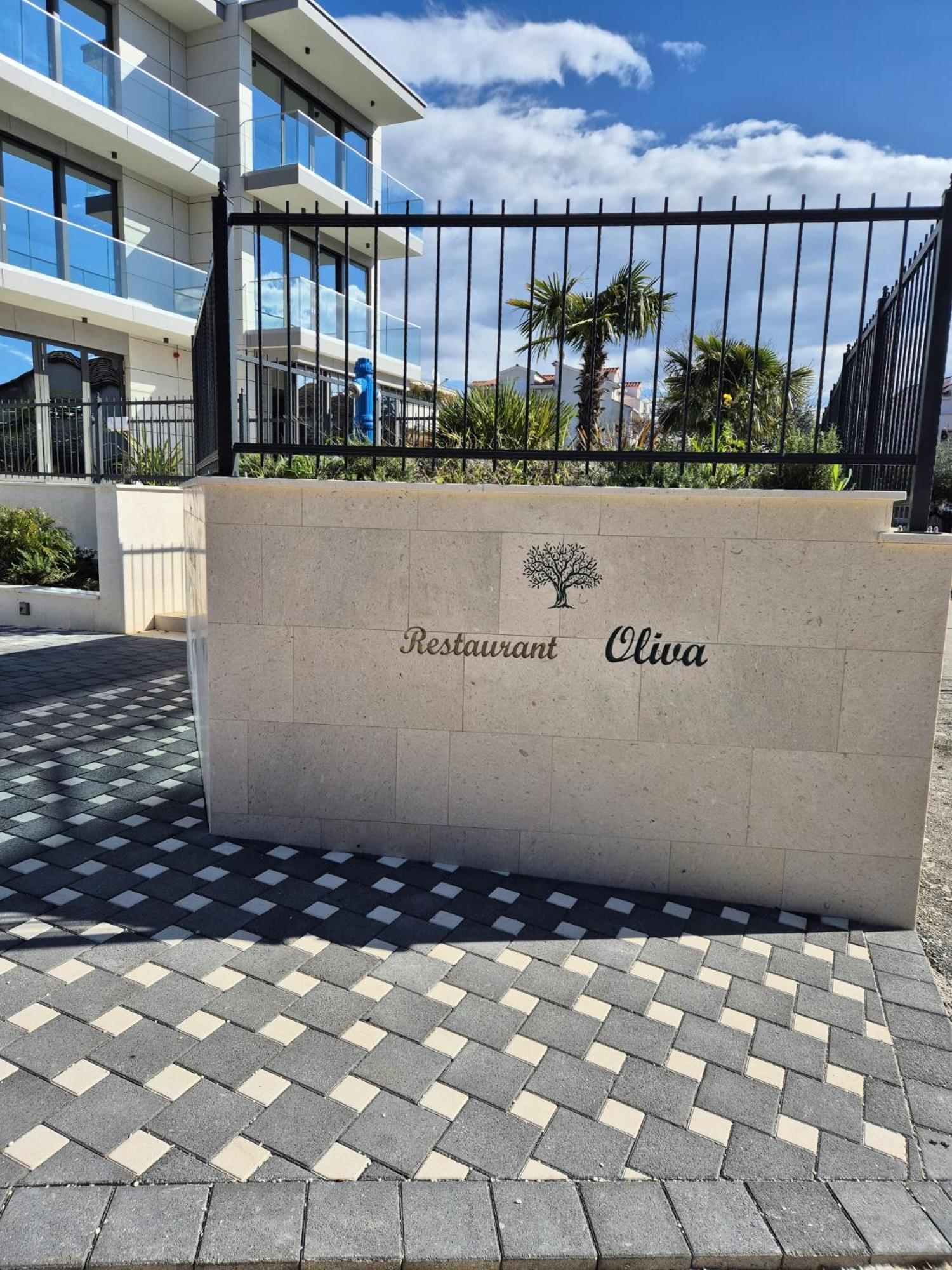 Hotel Oscar Kaštela Екстериор снимка