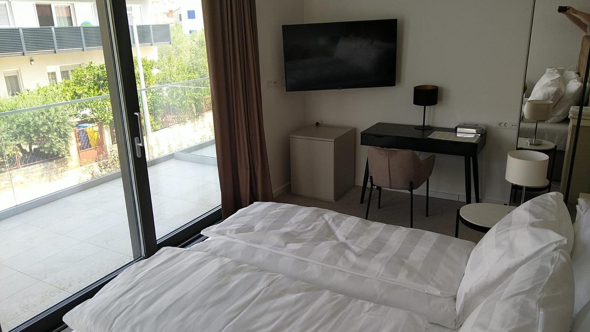 Hotel Oscar Kaštela Екстериор снимка