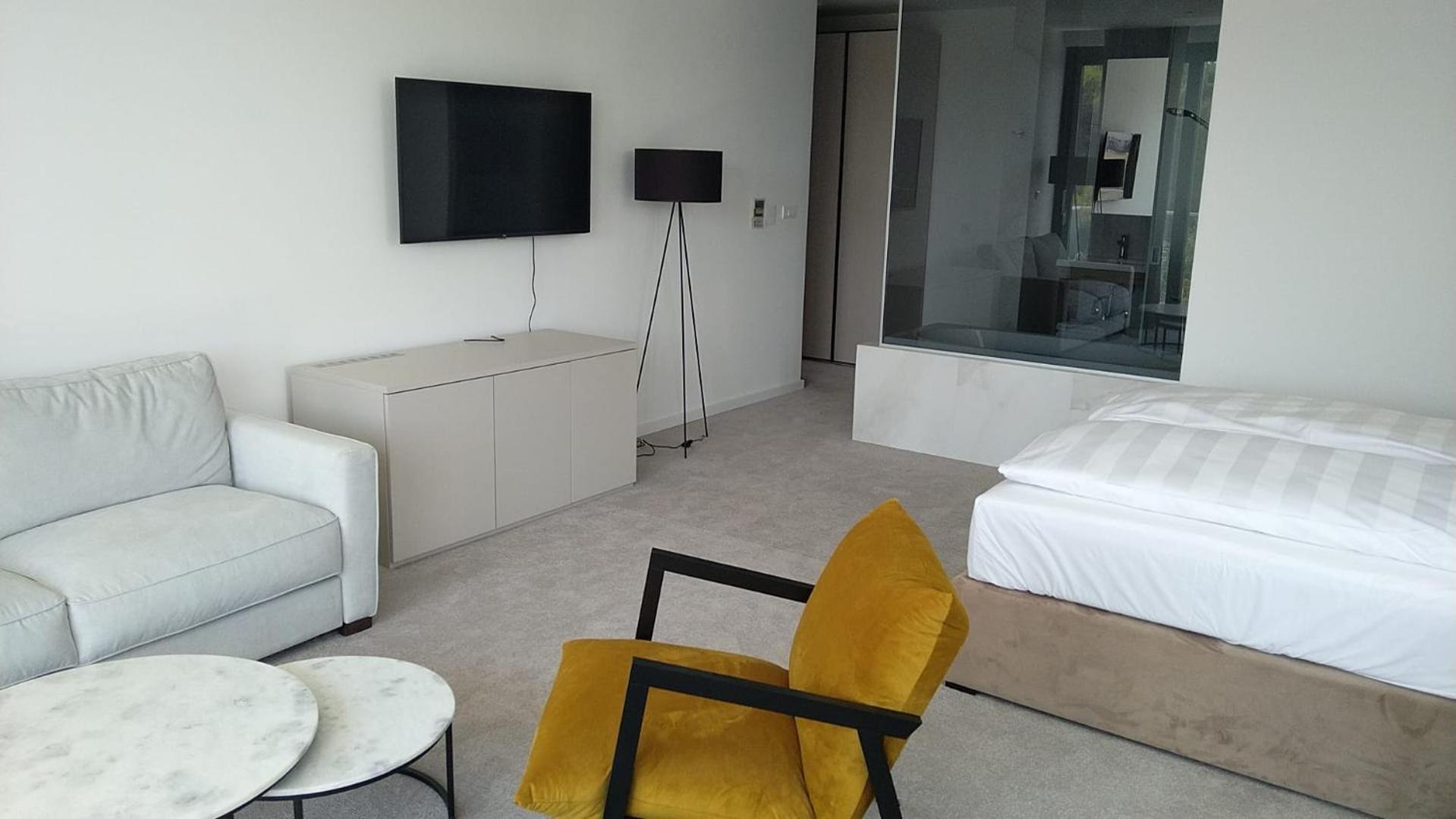 Hotel Oscar Kaštela Екстериор снимка