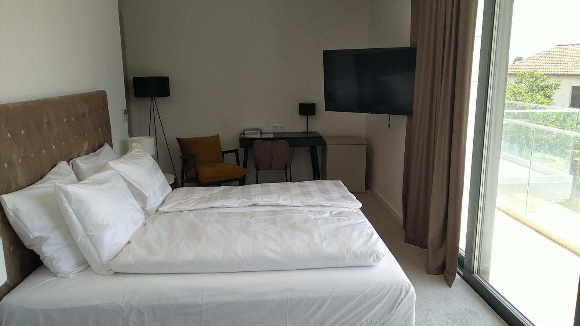 Hotel Oscar Kaštela Екстериор снимка
