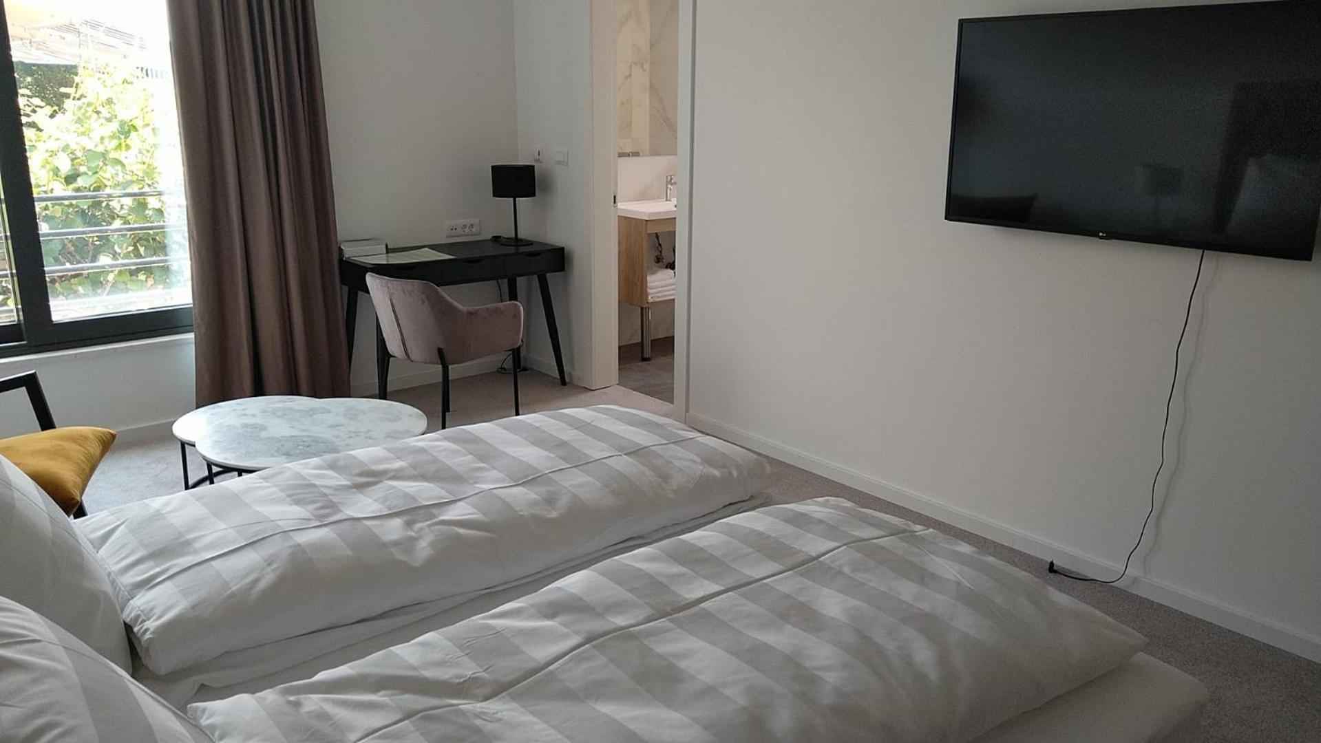 Hotel Oscar Kaštela Екстериор снимка