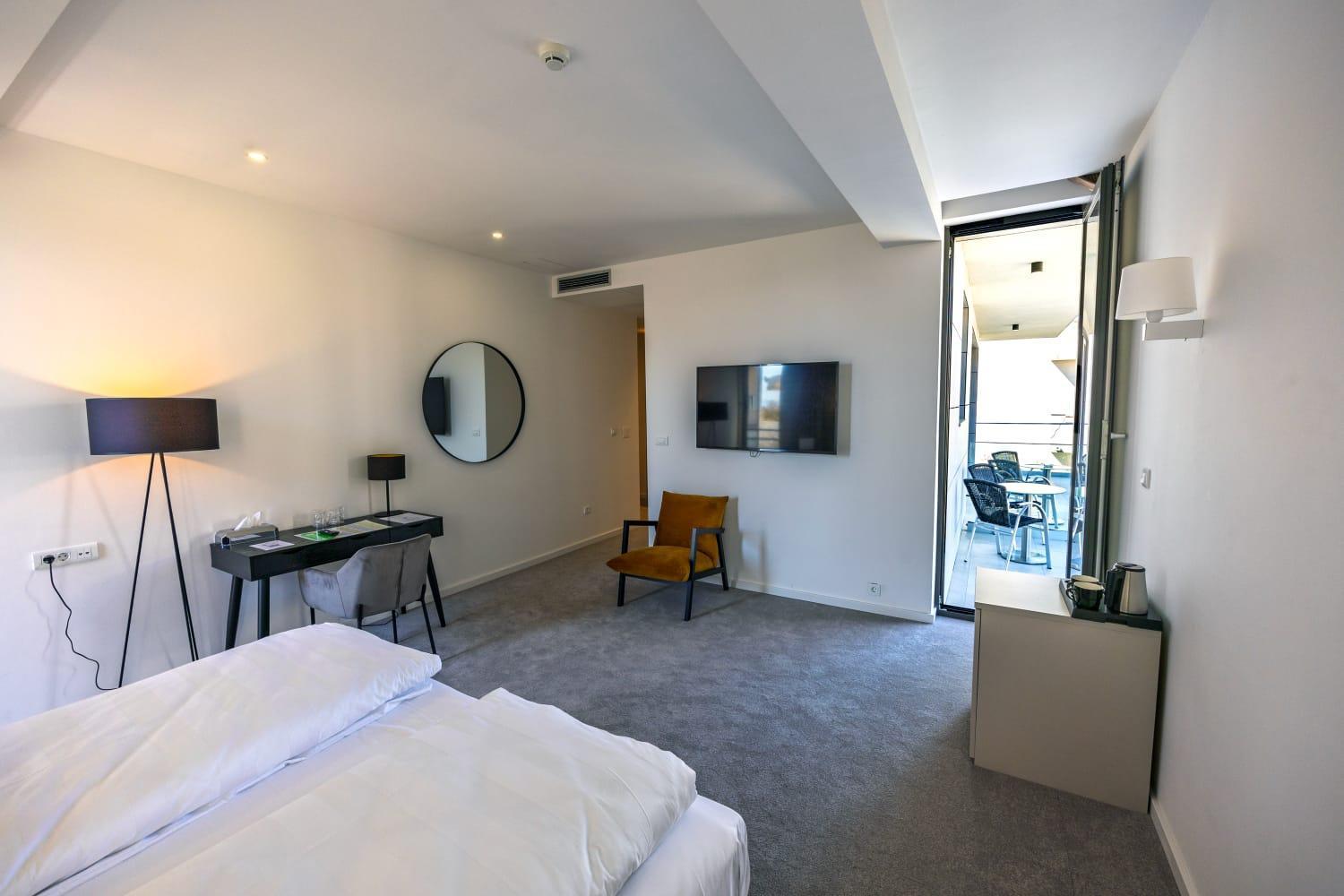 Hotel Oscar Kaštela Екстериор снимка